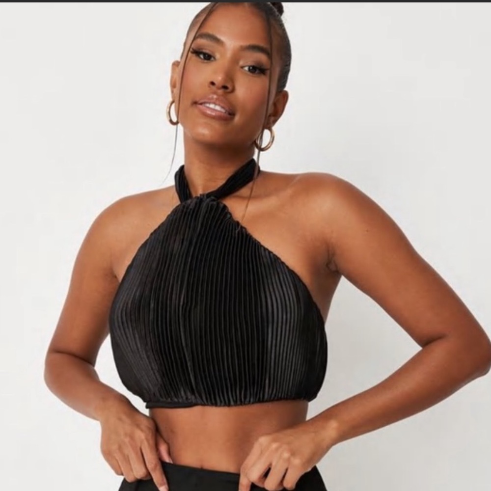 Carli Bybel x Missguided halter-neck crop top Size US2